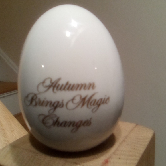 Avon Limited Edition Season Eggs 1984 - Picture 13 of 13